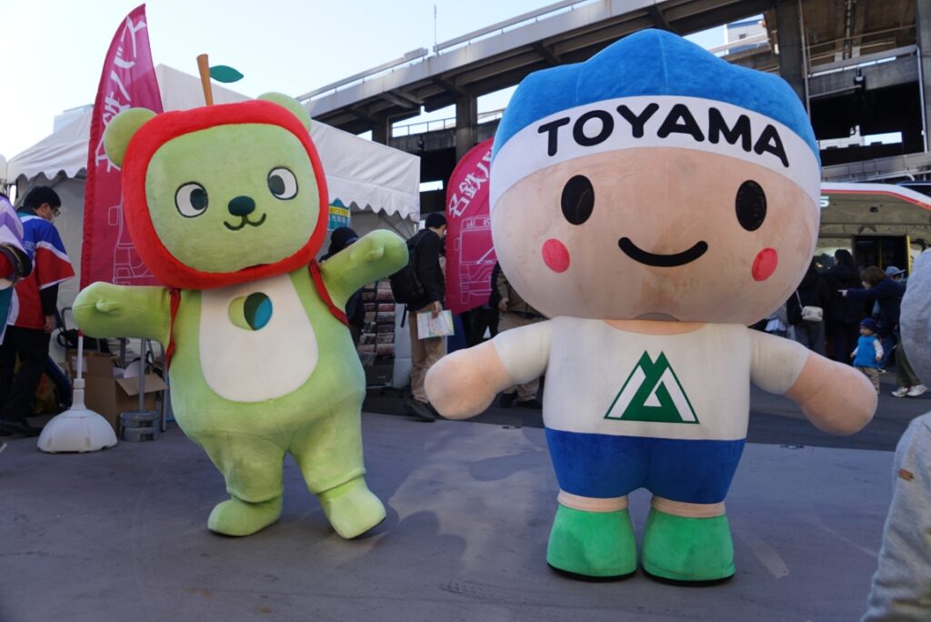 発着高速バスの路線で遠くまで旅してほしい!