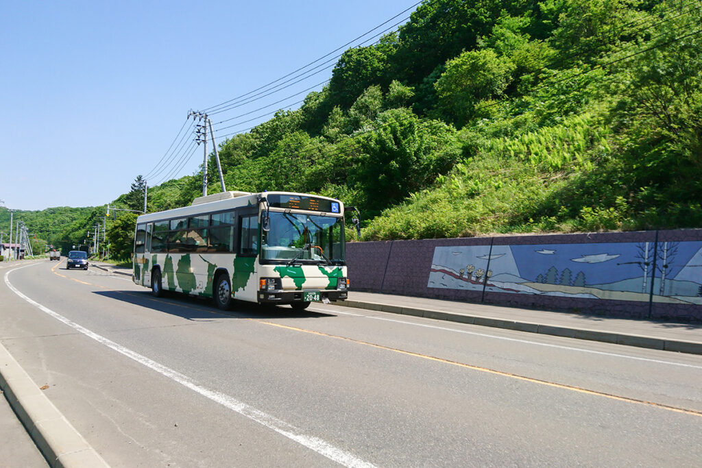陸別へ向けてラストスパートをかける北海道北見バス担当の代替バス