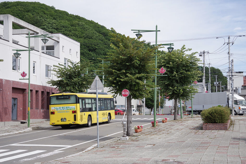 陸別に到着後、バスは回送になって停留所を後に