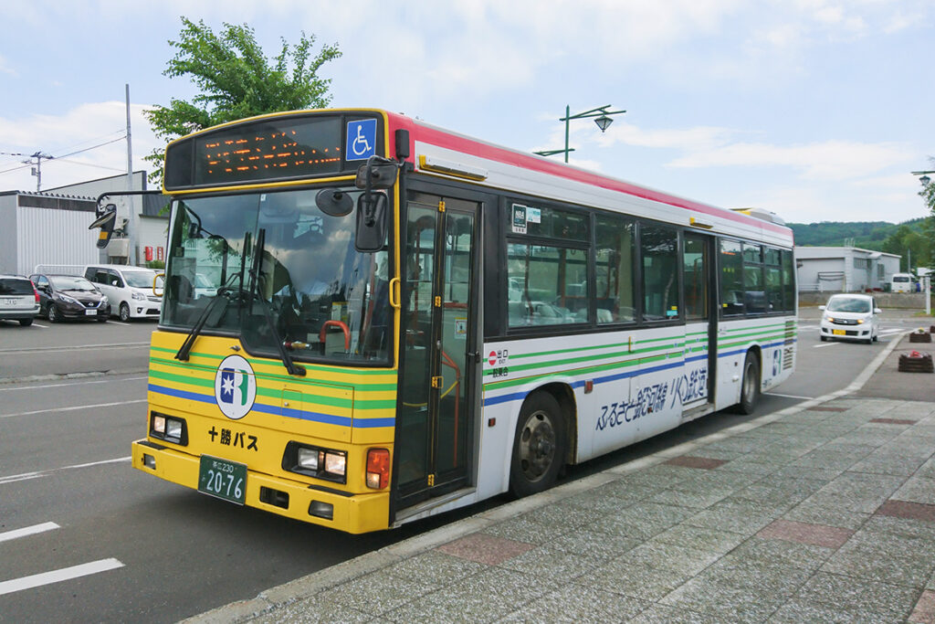 2018年当時の陸別線。ふるさと銀河線特別ラッピングの中型ロング車での運行