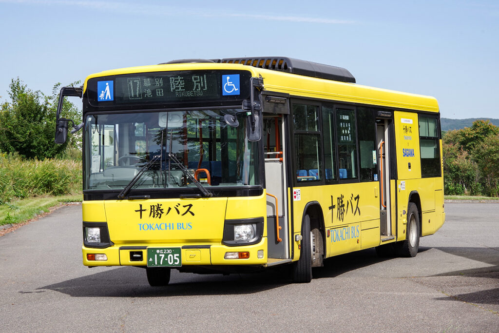 走行100キロ超で三セク代替だと!?　かなりレアなバス像の持ち主……それが十勝バス「17系統 帯広陸別線」だ!!