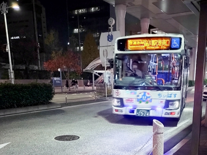 品川駅港南口方面行きのバスは運転士が交代する便