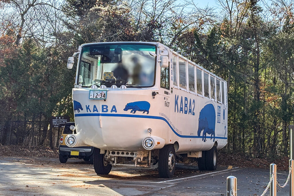 山中湖には水陸両用車がいる!