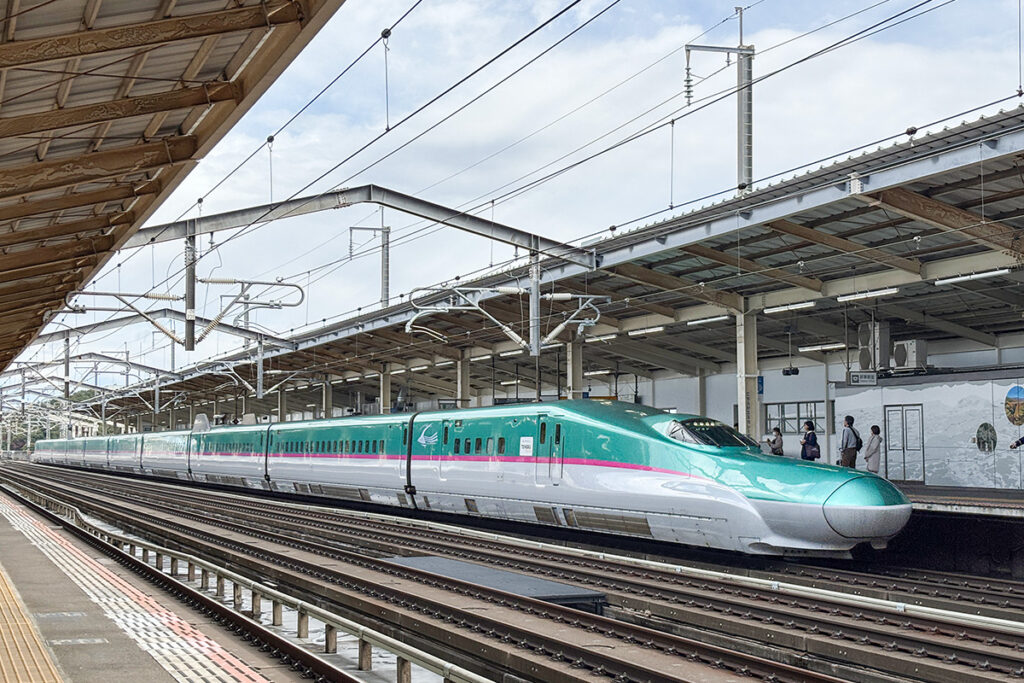 基本に忠実な新幹線の途中駅らしさが漂う新白河駅