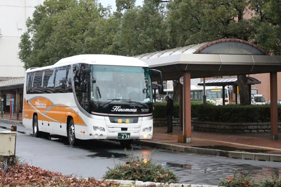 さわやかな朝の鳥取駅に到着