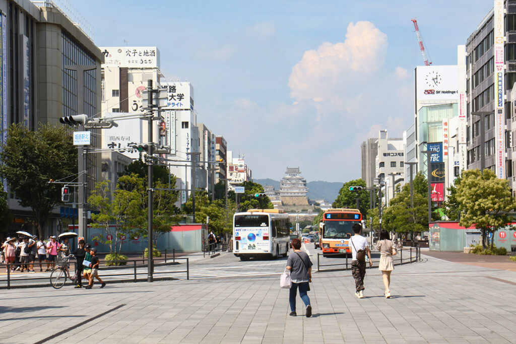 通行規制により、姫路駅前は渋滞もなく、環境が大幅に改善された