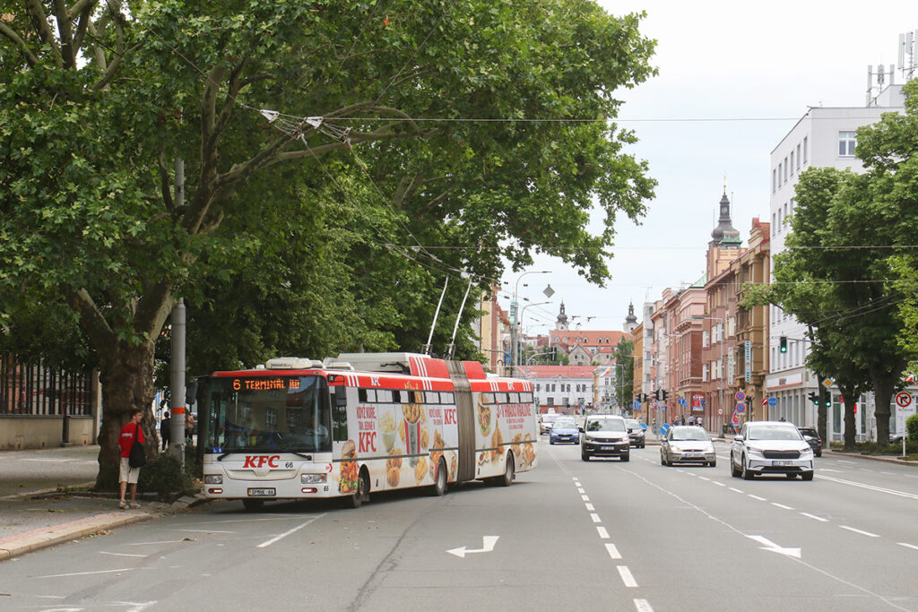 激レアなバスがいまだ現役!!　チェコの地方都市　フラデツ・クラーロヴェーをウォッチング!!