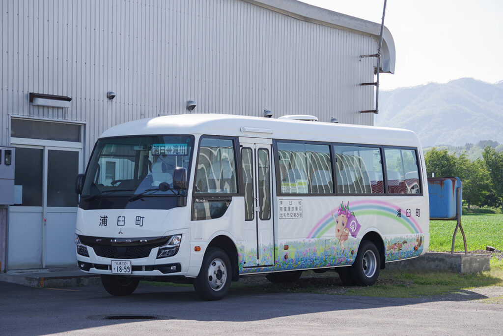 浦臼町営バス　浦臼滝川線の三菱ふそうローザ