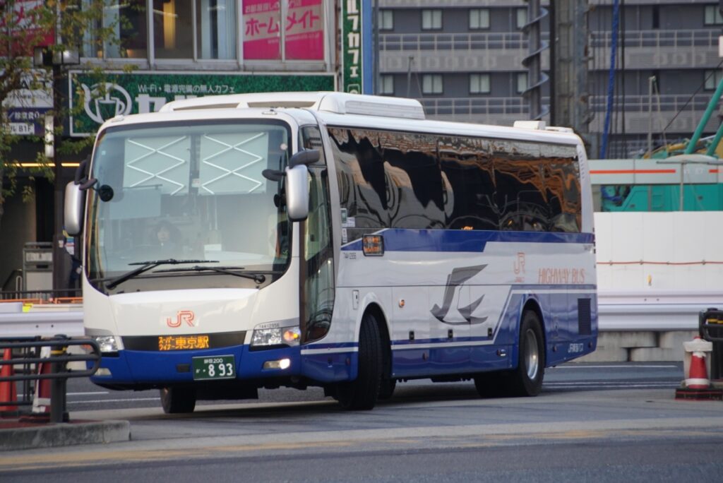 高速バスが110分遅れになっただと？　4つのトラブルに見舞われながらも見事な案内で乗客も感謝!!