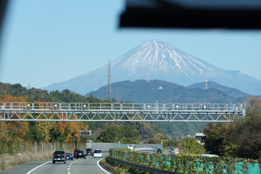 バスからの富士山は長時間眺めることが可能