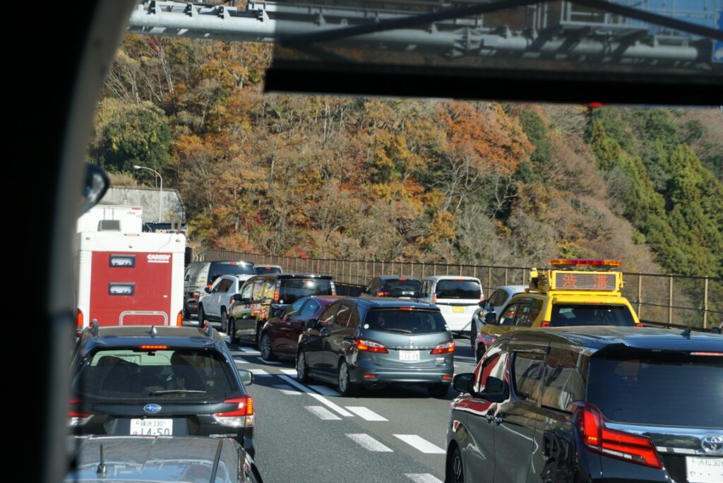 道路交通情報で有名な綾瀬バスストップ