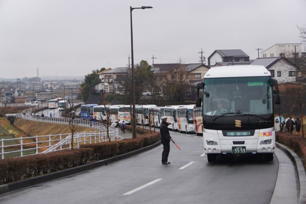 松阪マラソンの選手輸送に三重交通のバスがまたまた大活躍!!　大会の目玉はグルメだっただと？