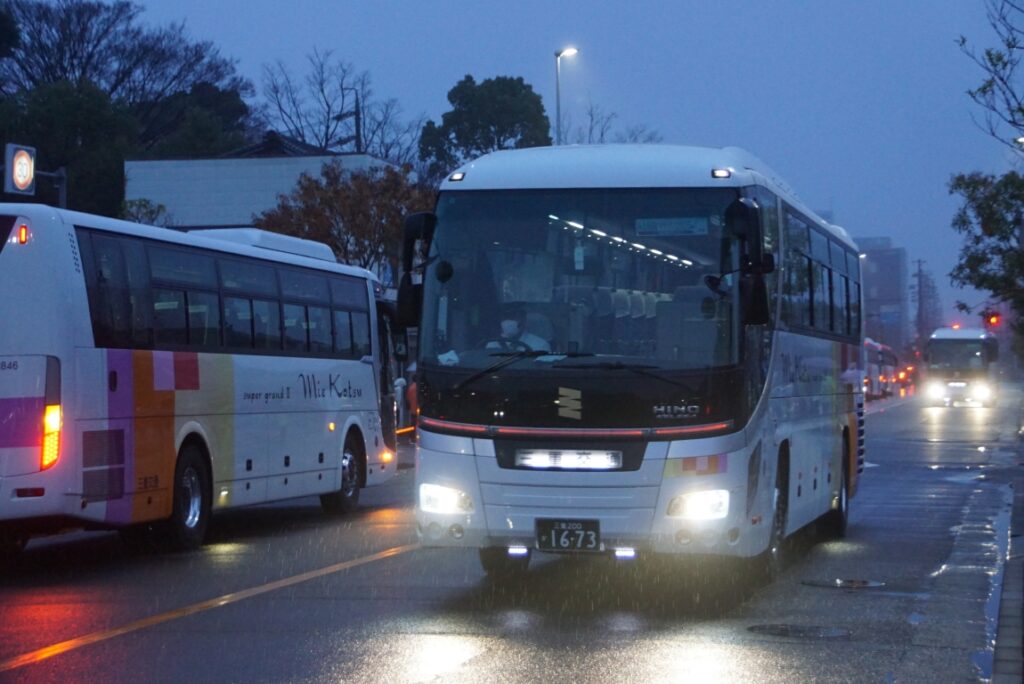 これだけ多くハイデッカー車が一度に走るのは珍しい？