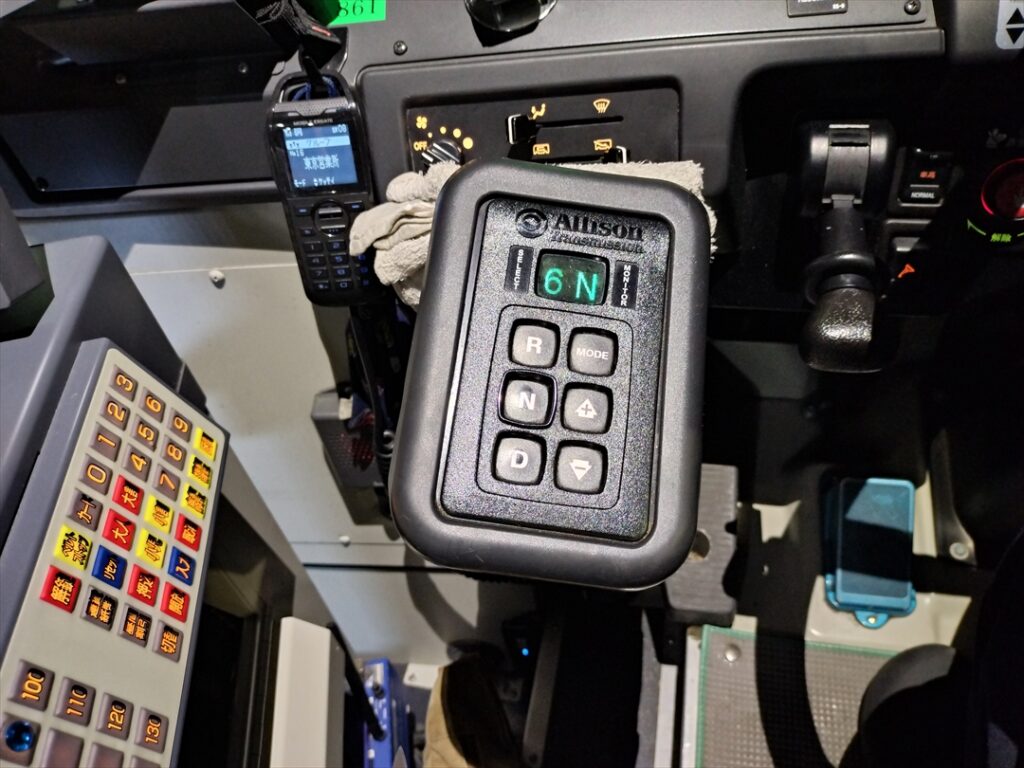 アリソン社製のAT操作パネルは電子式