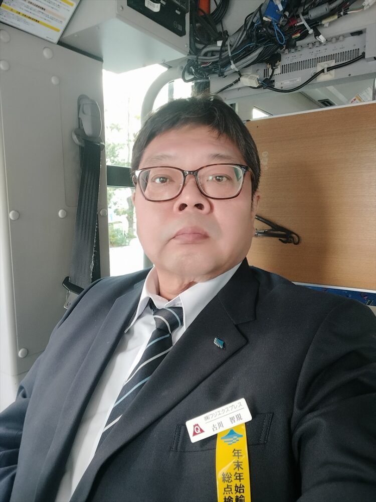 アナウンスは各自の判断で行うがたいていの運転士はオリジナルの「原稿」を持っている？