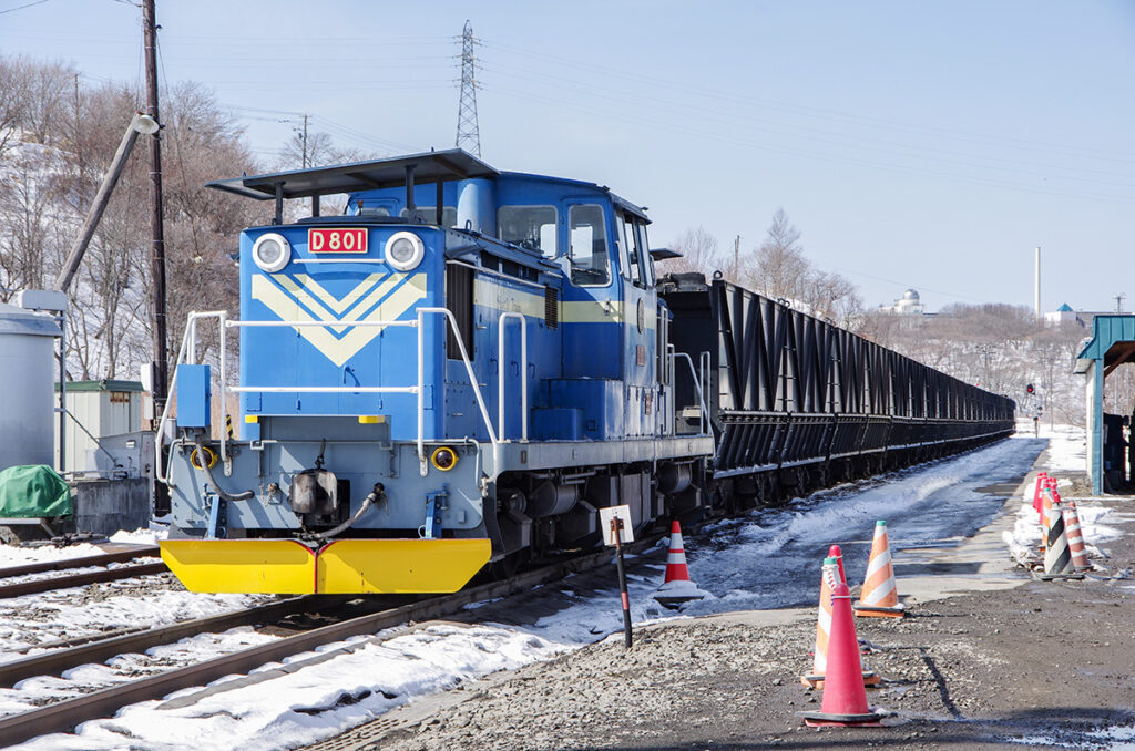 その昔、炭鉱町釧路のアイコン的存在となって輝きを見せた石炭列車（写真は2013年の様子）