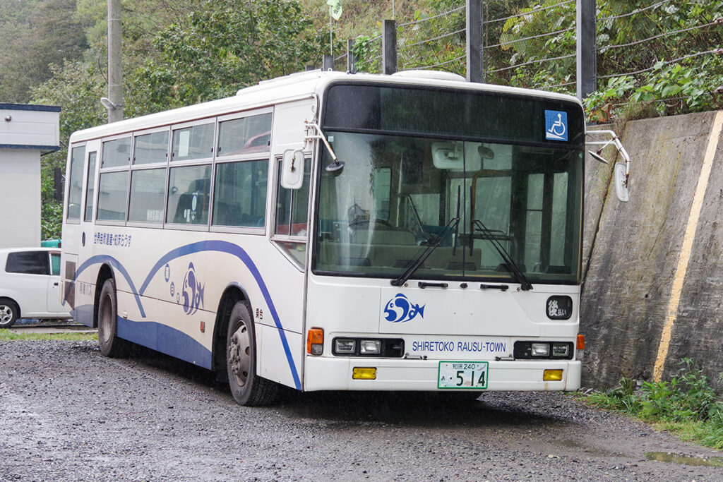 一頃の「エアロスター顔」をした、角目4灯ライトが特徴のタイプ