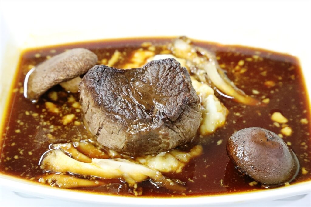 まだ未練が残るメインディッシュの牛肉