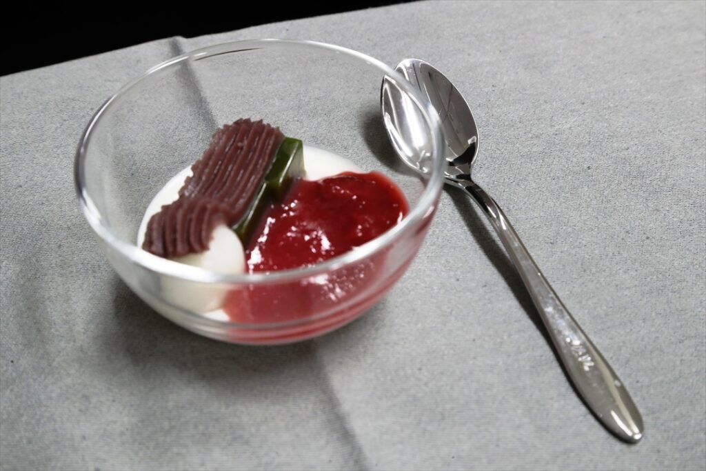 美味しい機内食はもちろん楽しみだ