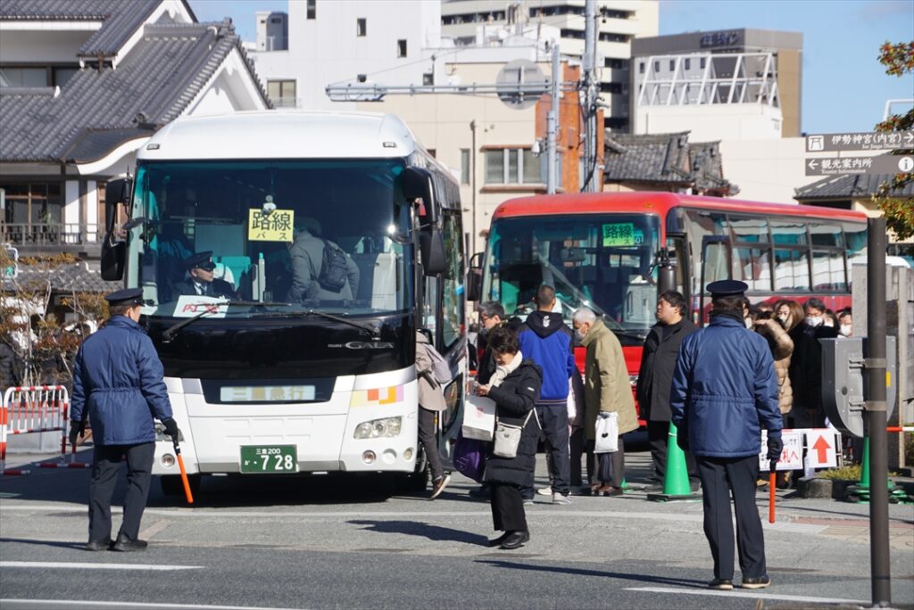 初詣で客をまとめて面倒見る三重交通グループ