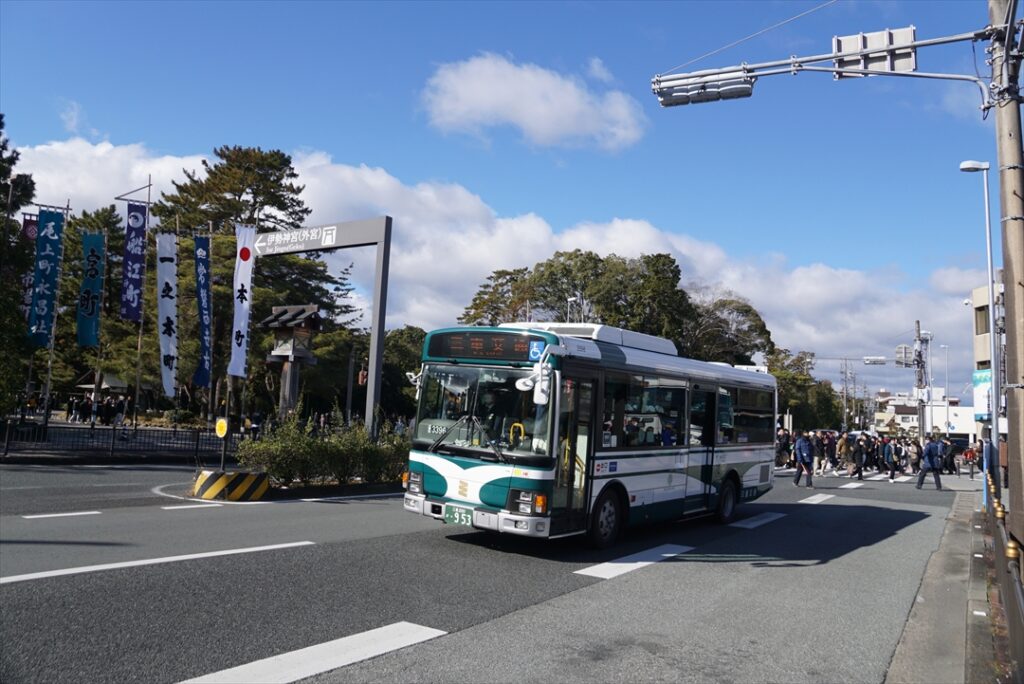 LEDデータが入っていない車両は「三重交通」幕で走る