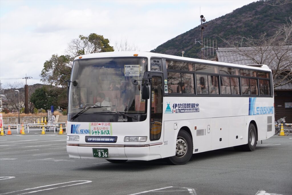 実証実験のバスは伊勢国際観光の日野ボディのセレガ