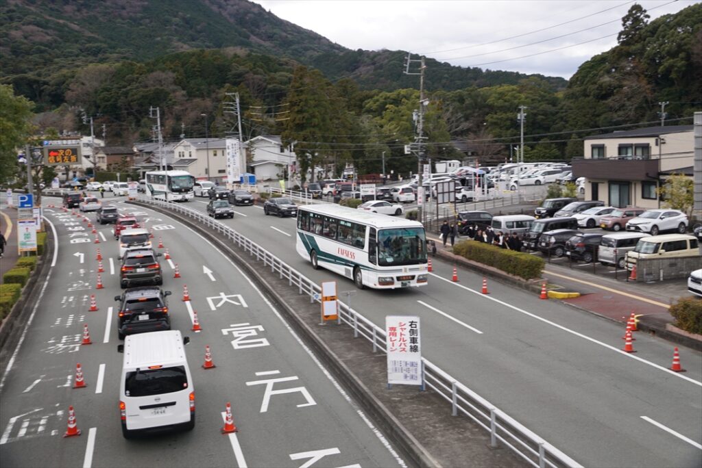 乗用車で来ると巻き込まれる渋滞