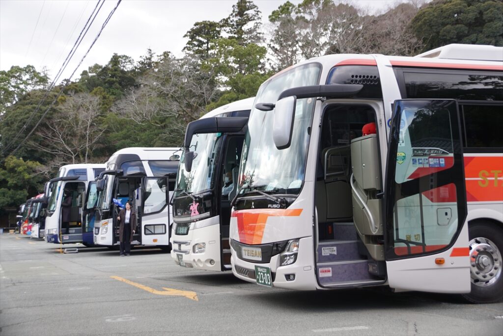 年末年始は路線も貸切も目いっぱい出てくる！