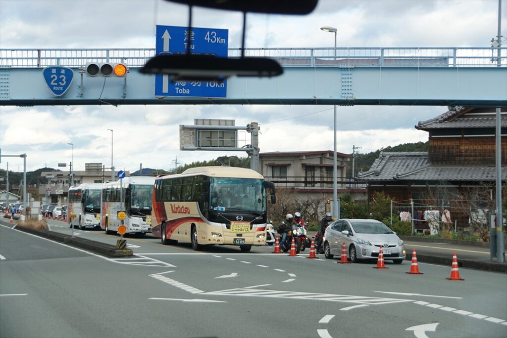 バス専用レーンで渋滞はなし！