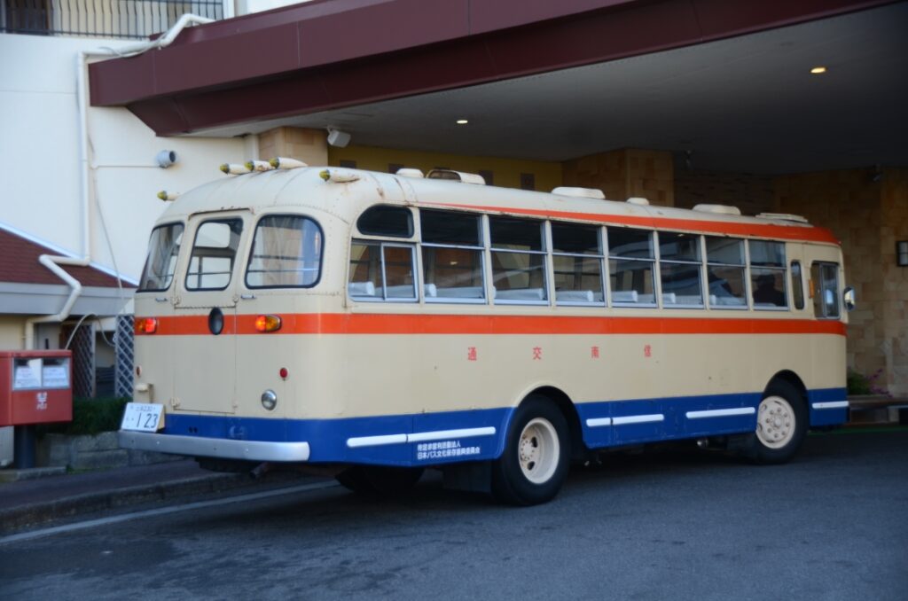 モノコック車のお手本のような美しい車体