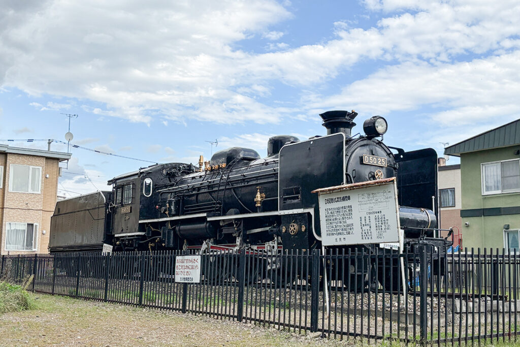 大正デビューの蒸気機関車らしいグラマラスなラインが特徴