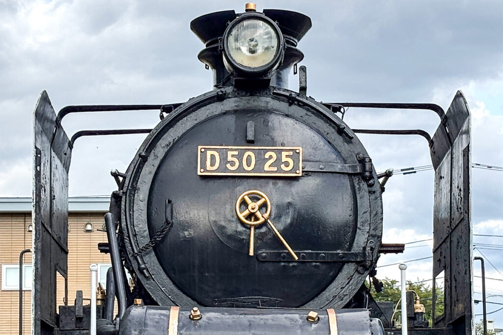 マイカーなしでも大丈夫!?　路線バス旅の間にSLの保存車たちを見に行ってきた!!