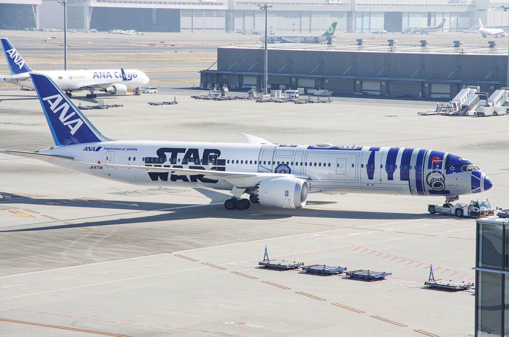 R2-D2ジェット。もともと横のものを縦に?