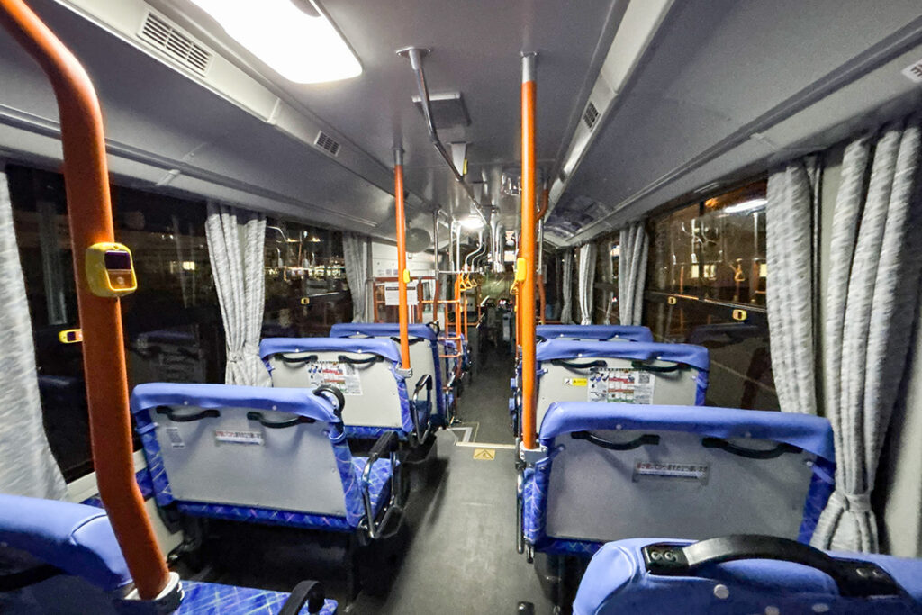 最初は15人くらい乗っていたが、終点が迫る頃には他のお客さんは誰もいなくなっていた