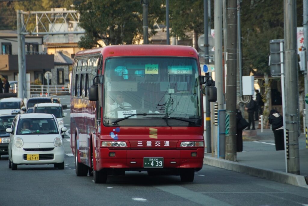 赤い三重交通？エアロバス