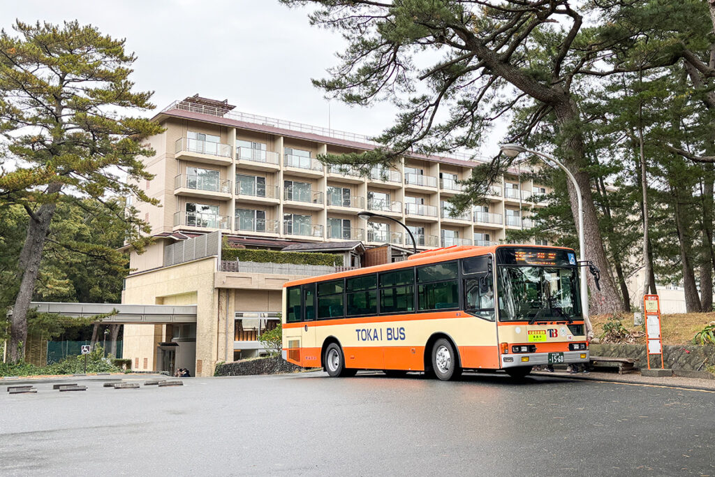 下田周辺で1泊。翌日の10:40頃までに下田駅前に戻れれば問題ない