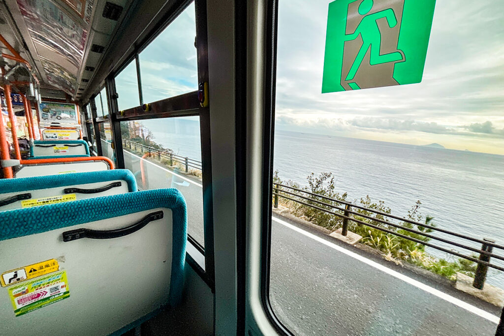 超極細ではあるものの、S20系統は半島東側の海岸線沿いを走る名路線