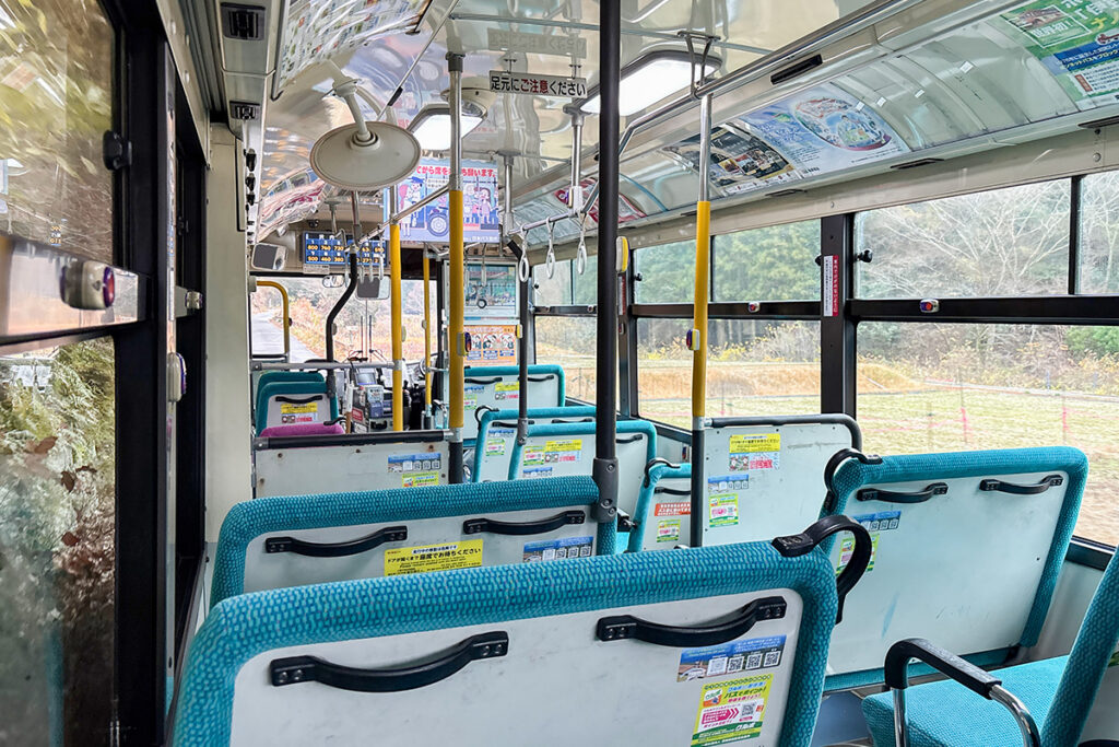 郊外の路線→だんだん狭隘感が出てきたような?