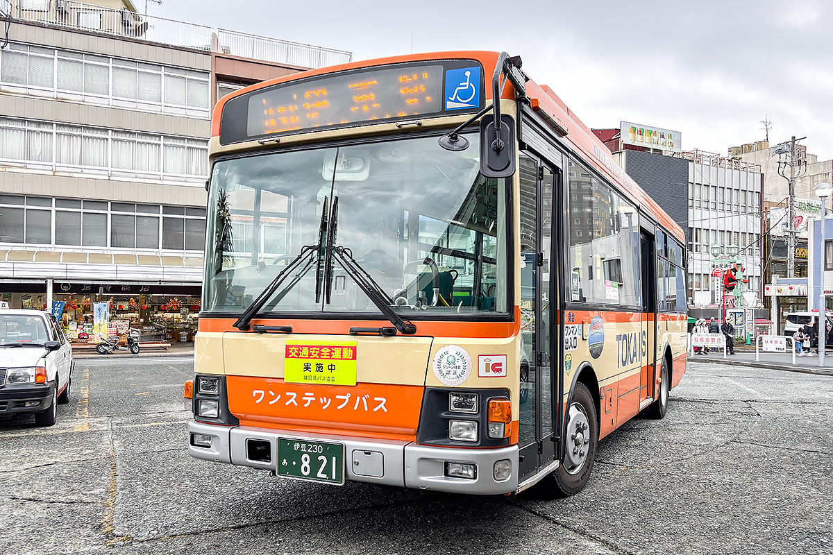 バイクでも厳しい伊豆半島の峠道をバスで激走!! 乗りごたえなら東海