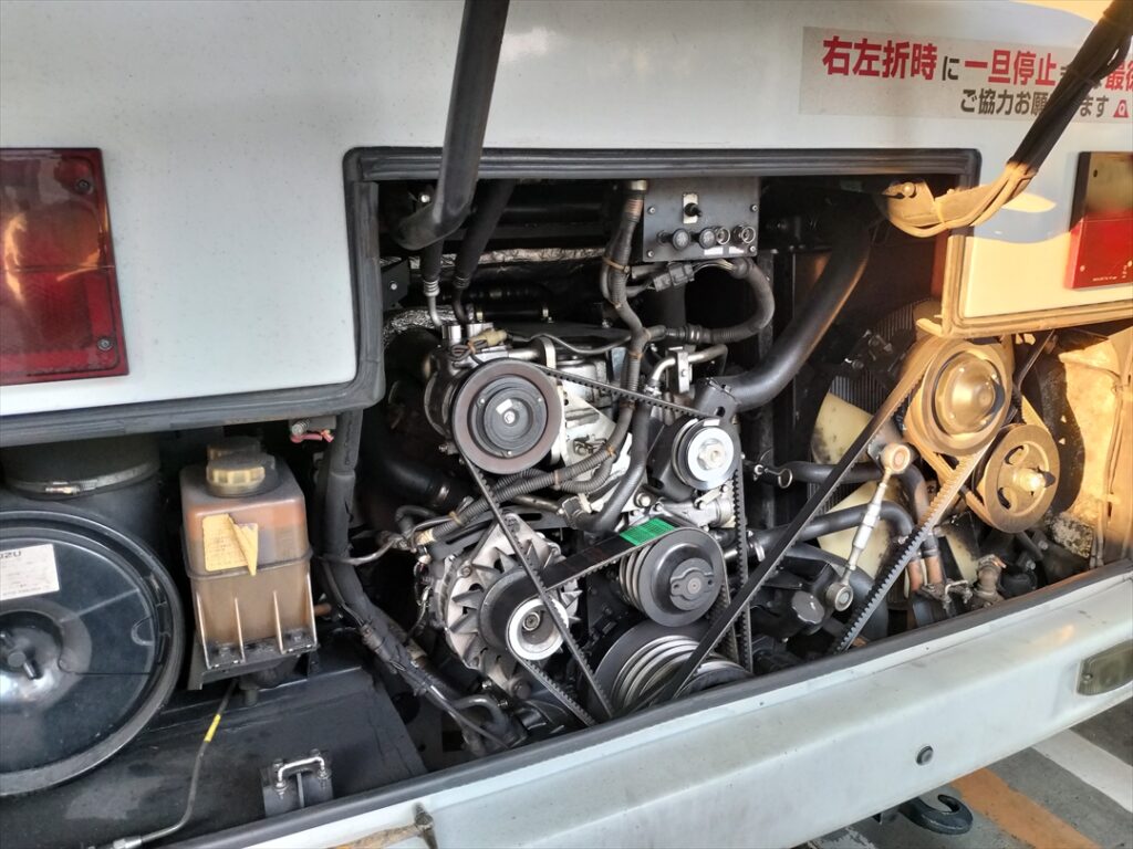 バスを維持するだけでも金がかかる