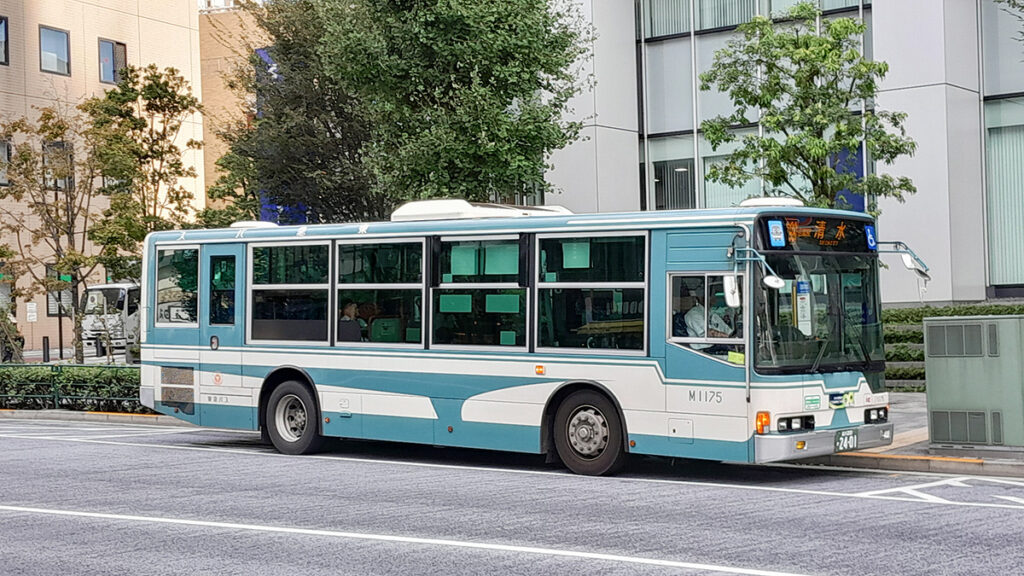 日本のバス事業者はどこも概ね車体清掃に力を入れている