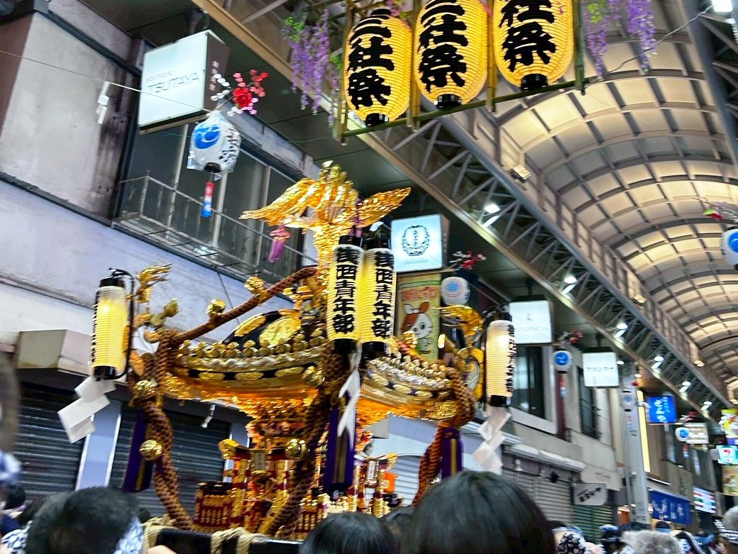 御神輿には神様がお乗りになっている！