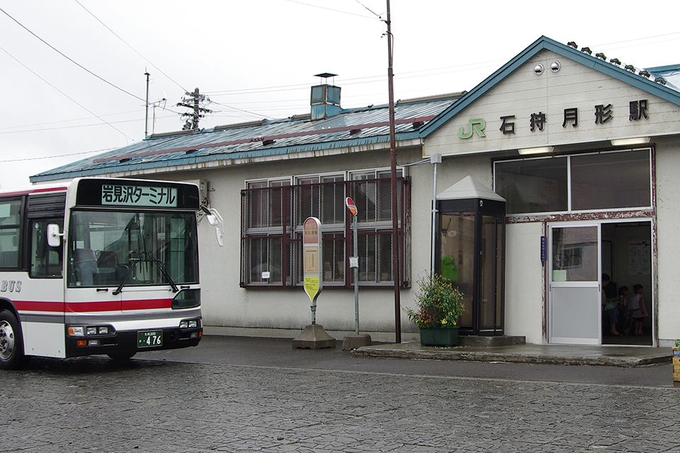 JR札沼線末端区間主要駅の代替バス運行開始の前と後を写真で見る!!