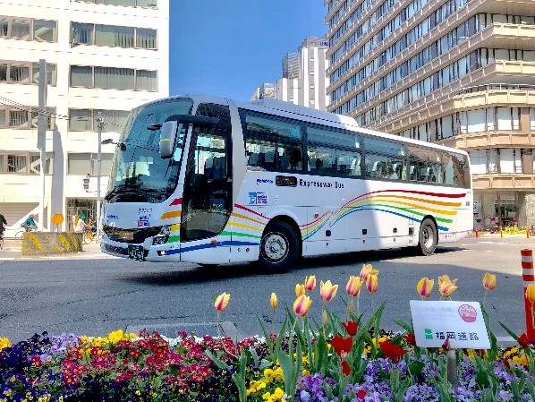 西鉄と九州産交の高速バス「ひのくに号」が全便でタッチ決済可能に……だと!?