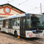 毎年恒例・期間限定の艶やかなヤツ!!　チェコのクリスマスイルミネーション付きバスが煌びやかすぎる!!