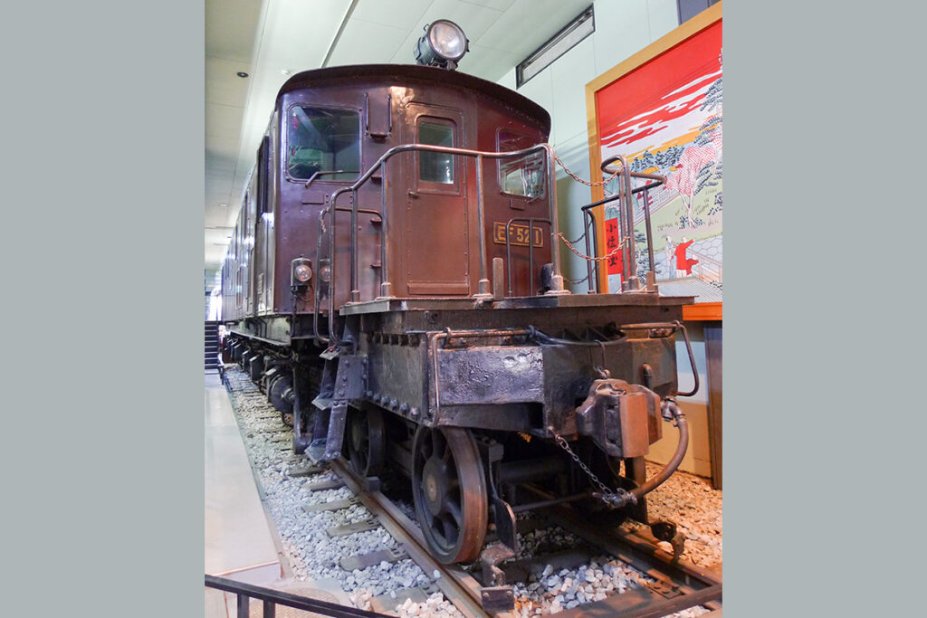 EF52形（1928〜31）。初の国産大型電気機関車だった