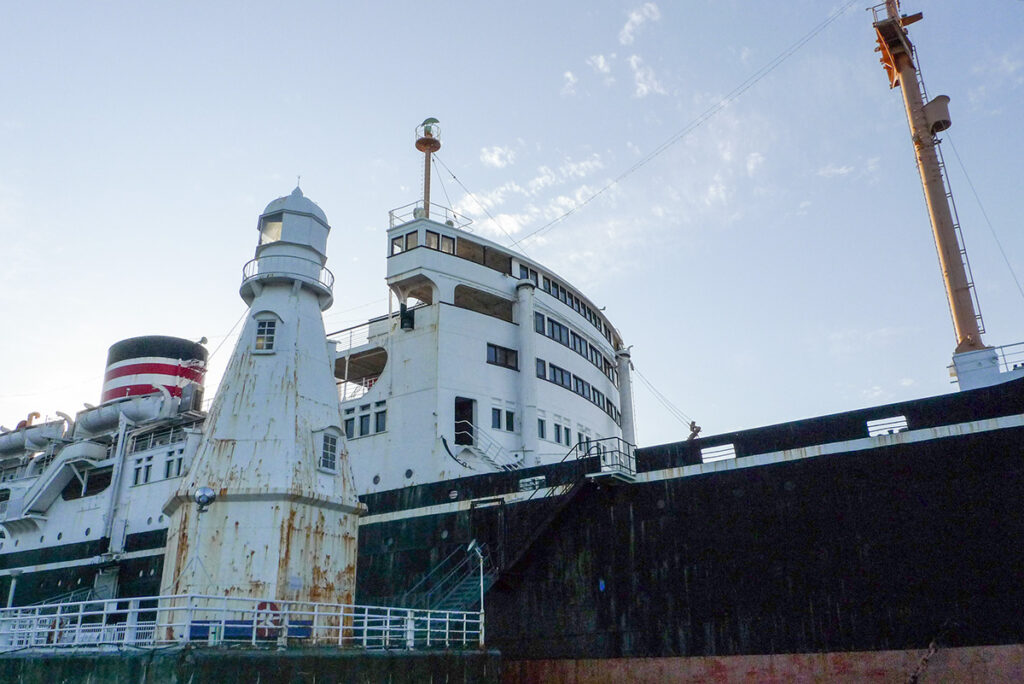 氷川丸を前から見る機会は意外と少ないかも