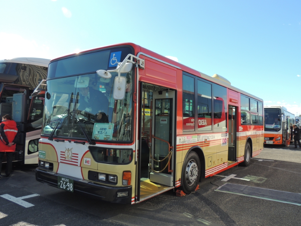 京王バスはちょっとマニアックな古めのMSで登場