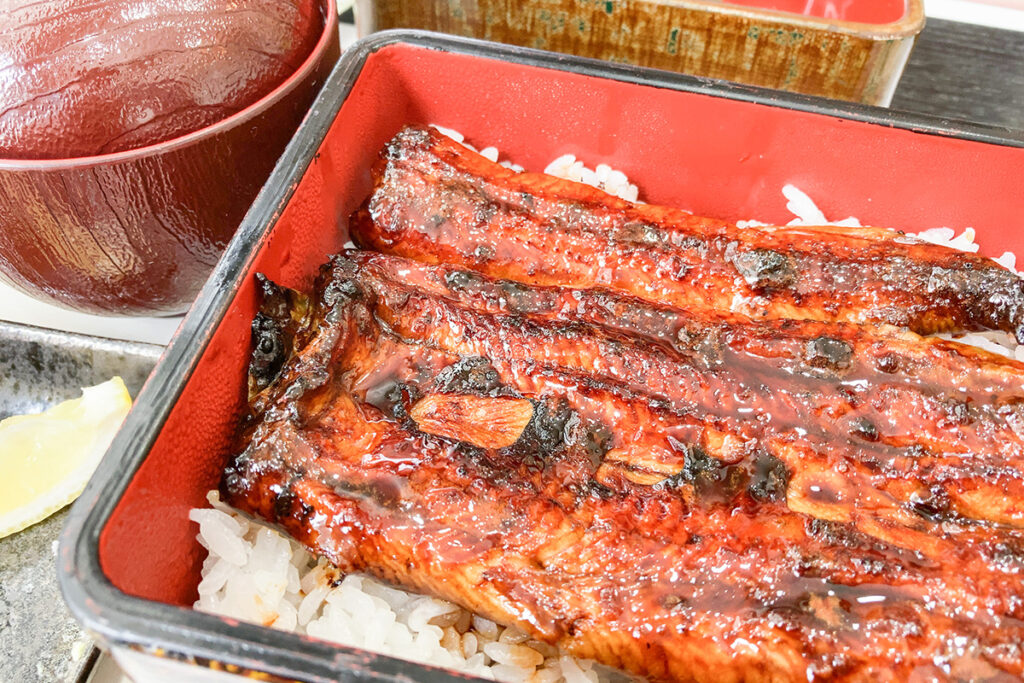 乗りバス道中のランチはどうしてる?　路線バス旅とランチにまつわる問題が切実すぎる!?