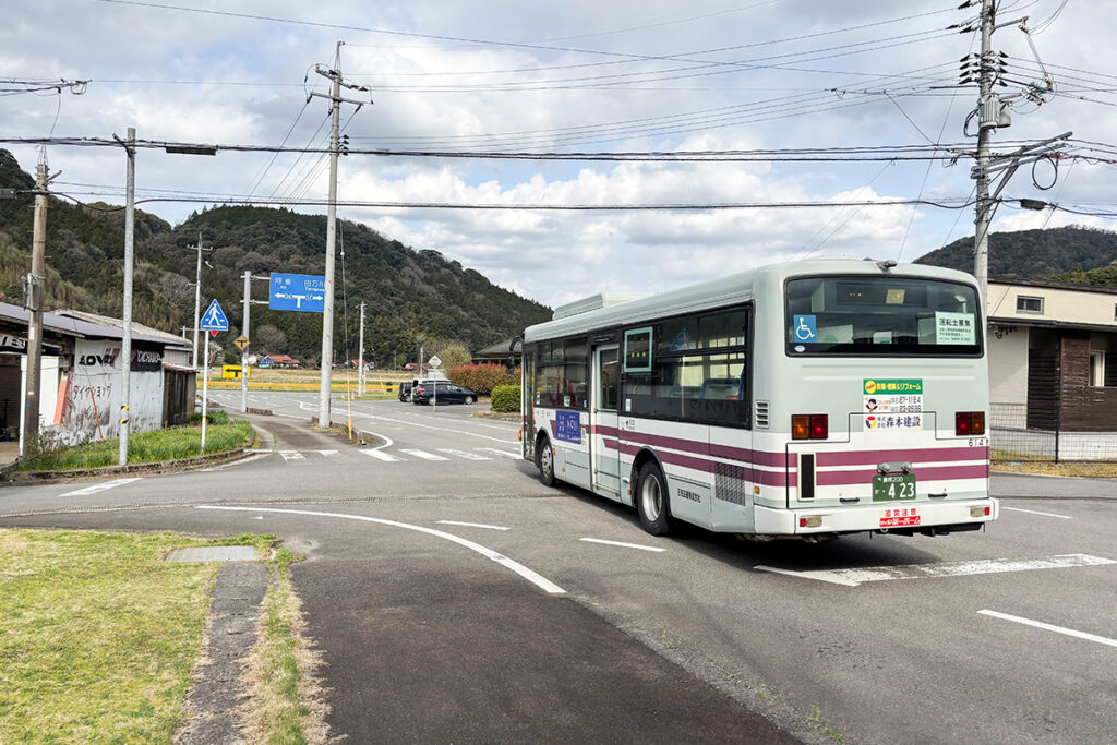 バスの終点にお店が揃っているとも限らない